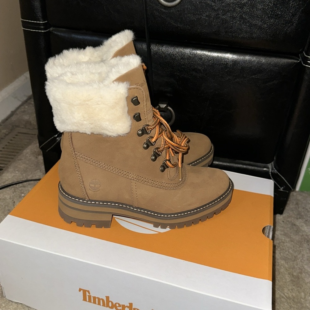 Timberland Winter Boots - Picture 3 of 6